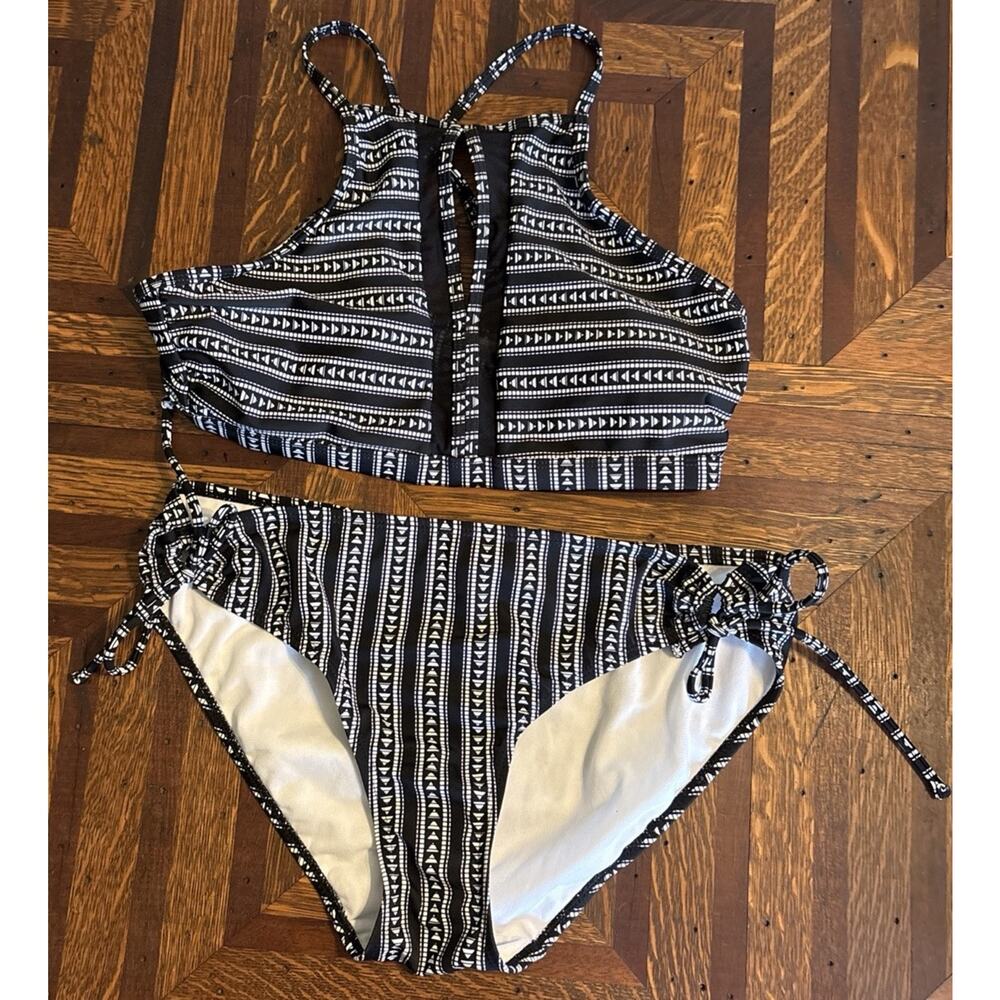 Print Mesh Bikini Swimsuit Black White Geo Time and Tru Top Small Bottom Medium
